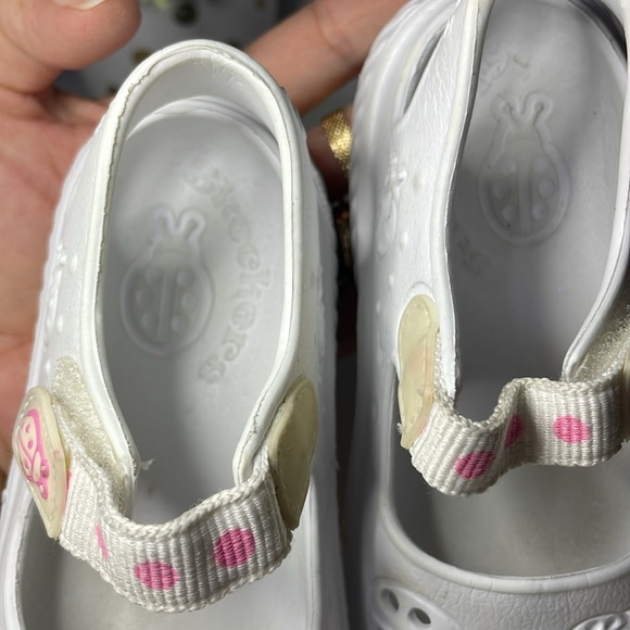 SKECHERS. KIDS SHOES. GIRLS WHITE ULTRALIGHT WHITE SHOES SIZE 8 - Picture 9 of 17